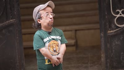 الكومبارس محمد عيد: معنديش مصدر دخل.. والناس مبتساعدنيش عشان فنان