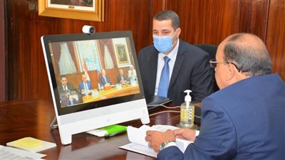 وزير التنمية المحلية يتابع مع محافظ القاهرة ونوابه المشروعات الخدمية الجارية بالعاصمة