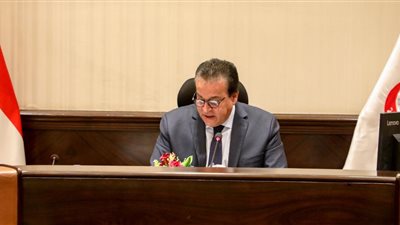 وزير التعليم العالي: ضم دراسة الشيوخ بشأن الزيادة السكانية إلى المشروع القومي لتنمية الأسرة المصرية