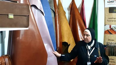 وزيرة التجارة تتفقد الجناح المصري بالمعرض الإفريقي للتجارة البينية