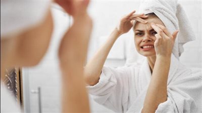 أبرزها البقع الداكنة وحب الشباب.. علامات الحمل من الوجه 