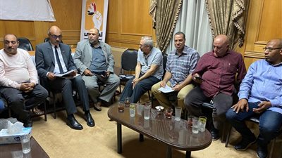 وكيل لجنة القوى العاملة يجتمع مع مسؤولي شركة الدلتا للصلب لبحث حلول استمرار الشركة