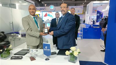 مصر للطيران توقع عقدين جديدين للخدمات الأرضية مع شركتين روسيتين