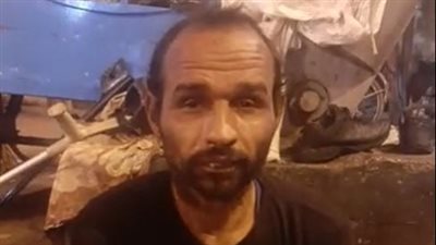 بث مباشر| ملمع أحذية مبتور الأيدي بكوبري القبة: لو هموت مش هشحت