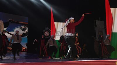 عرض فني فلسطيني ينال إعجال الجمهور في افتتاح ملتقي أولادنا 