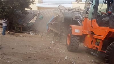 إزالة 67 حالة تعدٍ على أملاك الري والسكة الحديد بشبين القناطر 