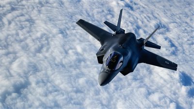 غطاء رخيص يطفو على المياه.. لماذا تحطمت طائرة بريطانية بالبحر المتوسط؟