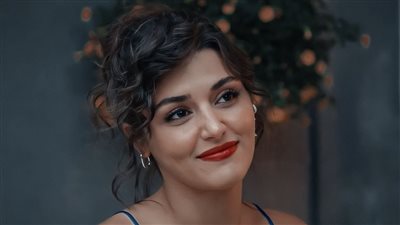 هاندا أرتشيل تحتل المرتبة الـ2 في قائمة أكثر النساء جاذبية.. وتعلق على علاقتها الحميمة مع كرم بورسين