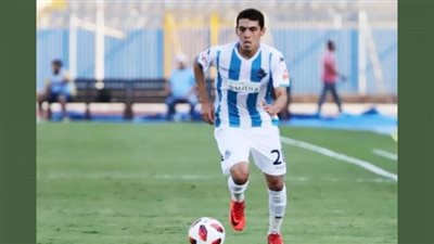 إيهاب جلال يضم محمد حمدي لقائمة بيراميدز استعدادًا لمباراة إنبي