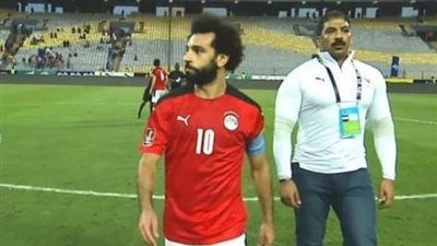 اتحاد الكرة يعلق على الحارس الشخصي لـ محمد صلاح بالمباريات: أمر طبيعي بعد مباراة أنجولا │ فيديو جراف