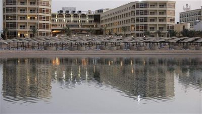 بعد تسمم سائحين.. إخلاء سبيل كبير الطهاة ومدير الأغذية بفندق الغردقة 