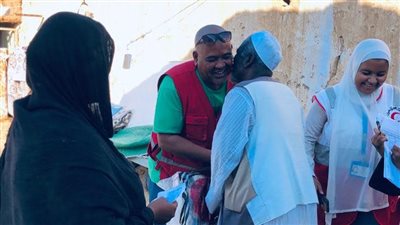 الهلال الأحمر: نستمر في تقديم المساعدات والدعم لأهالي أسوان | صور