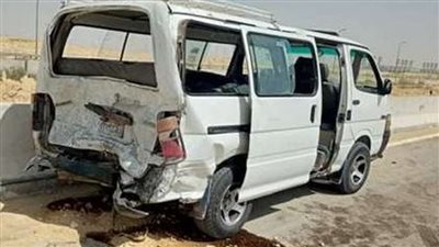 إصابة 5 أشخاص في حادث تصادم بين سيارتين بالطريق الزراعي بالبحيرة