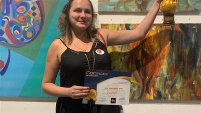 الروسية لوليا موشالينا تشارك في ملتقى أوسكار أرض الفنون المقام بساقية الصاوي