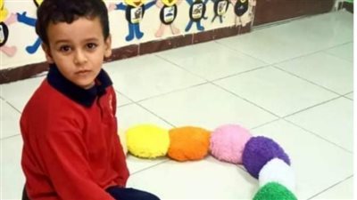 ولي أمر تلميذ يتهم مسؤولي إحدى الحضانات الخاصة بالتسبب في وفاة نجله بسوهاج
