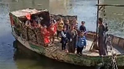 بث مباشر| أهالي عزبة سليم باشا بالمنيا يستغيثون: محتاجين كوبري.. 700 طفل في خطر بسبب المعدية