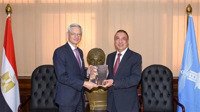 محافظ الإسكندرية يبحث مع سفير فرنسا بالقاهرة تفعيل مشروعات التعاون المشتركة │ صور