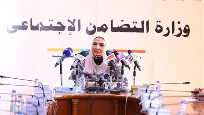 بعد توجيه السيسي.. وزيرة التضامن تستعرض مراحل تطبيق الحوكمة داخل الوزارة