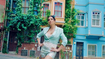 دومينيك حوراني تنهي تصوير كليب ما بتتجلس.. وطرحه الأسبوع المقبل | صور