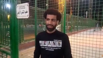 يخلق من الشبه 40.. شبيه محمد صلاح يظهر في قرية ريفية بسوهاج