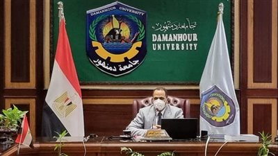 بلغت 4 ملايين جنيه.. القبض على رئيس جامعة دمنهور وآخرين تقاضوا مبالغ مالية على سبيل الرشوة