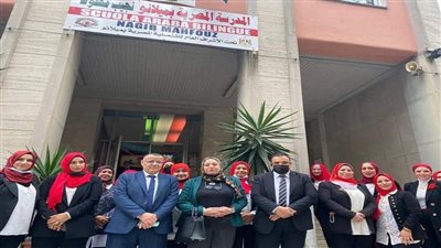 القنصل المصري في ميلانو تزور مدرسة نجيب محفوظ 