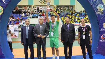 لأول مرة.. جنوب الوادي تفوز بلقب البطولة العربية الـ 16 لخماسيات كرة القدم 