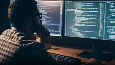 مجانا.. مبرمج أسترالي يعرض آلاف الصور الرقمية باهظة الثمن