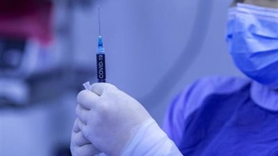 مسؤول بالصحة العالمية يحسم الجدل بشأن المتخلفين عن الجرعة الثانية 