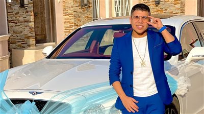 من كيا إلى مرسيدس وبنتلي.. تعرف على أسطول سيارات عمر كمال وسعرها الخيالي | صور 