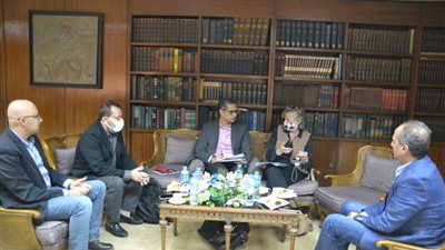 مصر واليونان تبحثان المشاركة في معرض القاهرة الدولي للكتاب بالدورة 53