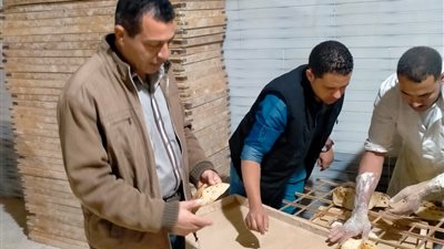 تحرير 22 مخالفة للمخابز وضبط 560 كيلو عسل مجهول المصدر بالمنيا