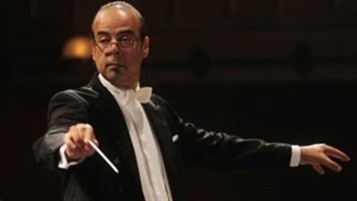 نادر عباسي يقود السيمفوني في قداس فيردي الجنائزي بالأوبرا