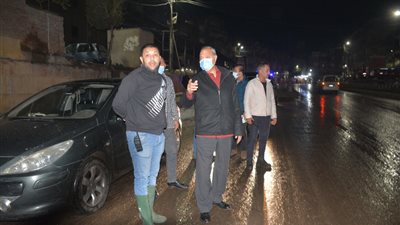 محافظ القليوبية يتابع ميدانيا كسح مياه الأمطار بمدن بنها وطوخ وقليوب | صور وفيديو 