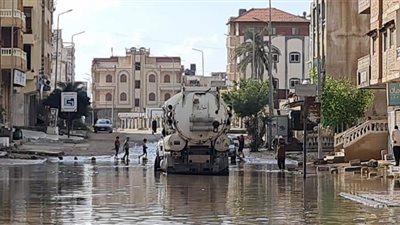 كيف تعاملت المحافظات مع الأمطار في اليوم الثاني من موجة الطقس السيئ؟ | صور