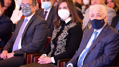 وزير السياحة يشهد استعراض استراتيجية التواصل والاتصال مع المصريين بالخارج | صور 