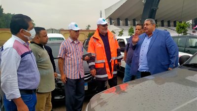 شركتا صرف القاهرة والجيزة تدفعان بـ 205 معدات للتعامل مع الأمطار 