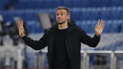 إنريكي يرفض عرض الهلال السعودي.. والزعيم يغريه بـ 6 ملايين يورو