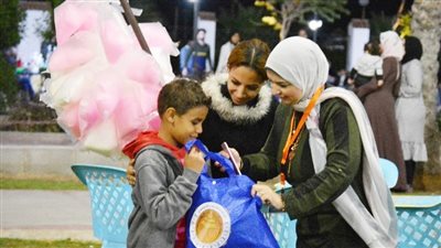 الشعب الجمهوري يوزع الألعاب والحلوى على الأطفال ببورسعيد خلال عيد الطفل | صور