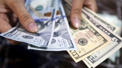 رفض برلماني لمقترح تحويل 20% من أموال المصريين بالخارج للبنوك