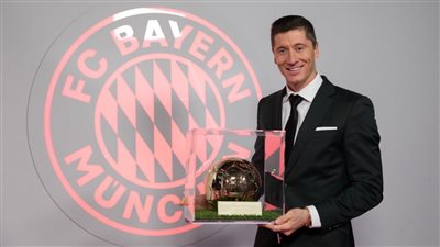 رسميًا.. ليفاندوفسكي يتفوق على ميسي ويتوج بجائزة اللاعب الذهبي لعام 2021