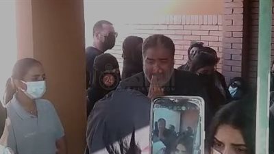 أسرة سهير البابلي وأحباؤها يقيمون حلقة ذكر على القبر بعد دفنها |فيديو