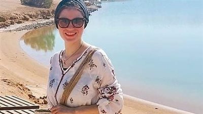 تركت هندسة البترول واتجهت للأعمال اليدوية.. مهندسة تصمم حقائب البحر بطريقة جذبت الأجانب | صور