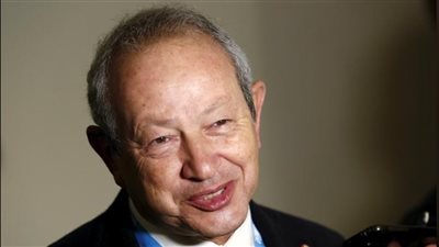 رغم أنه أول المستفيدين .. نجيب ساويرس ينتقد الدولة: تُزاحم القطاع الخاص في تنفيذ المشروعات