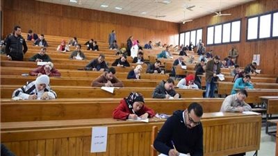 جامعة حلوان: تطعيم 120 ألف طالب.. وسنمنع إصدار أرقام جلوس الامتحانات لغير الملقحين