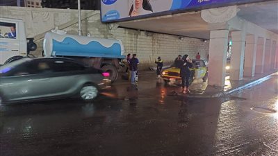 تحلوا بالصبر.. الصرف الصحي بالإسكندرية تهيب المواطنين بسبب مياه الأمطار