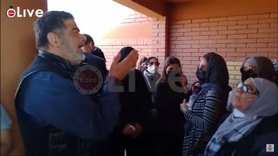 أسرة سهير البابلي تقيم حلقة ذكر على القبر بعد دفنها | فيديو 