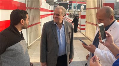 تكذيبًا لشائعة منعه من دخول الزمالك.. نجل زادة ينشر صورة لوالده: كفاية هري