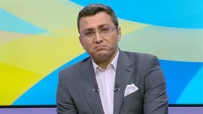 بكى على الهواء بعد سماع خبر وفاتها.. الإعلامي همام مجاهد في عزاء زميلته أسماء مصطفى | فيديو