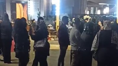 بث مباشر | توافد عدد كبير من نجوم الوسط الفني على عزاء الفنانة سهير البابلي بمسجد الشرطة